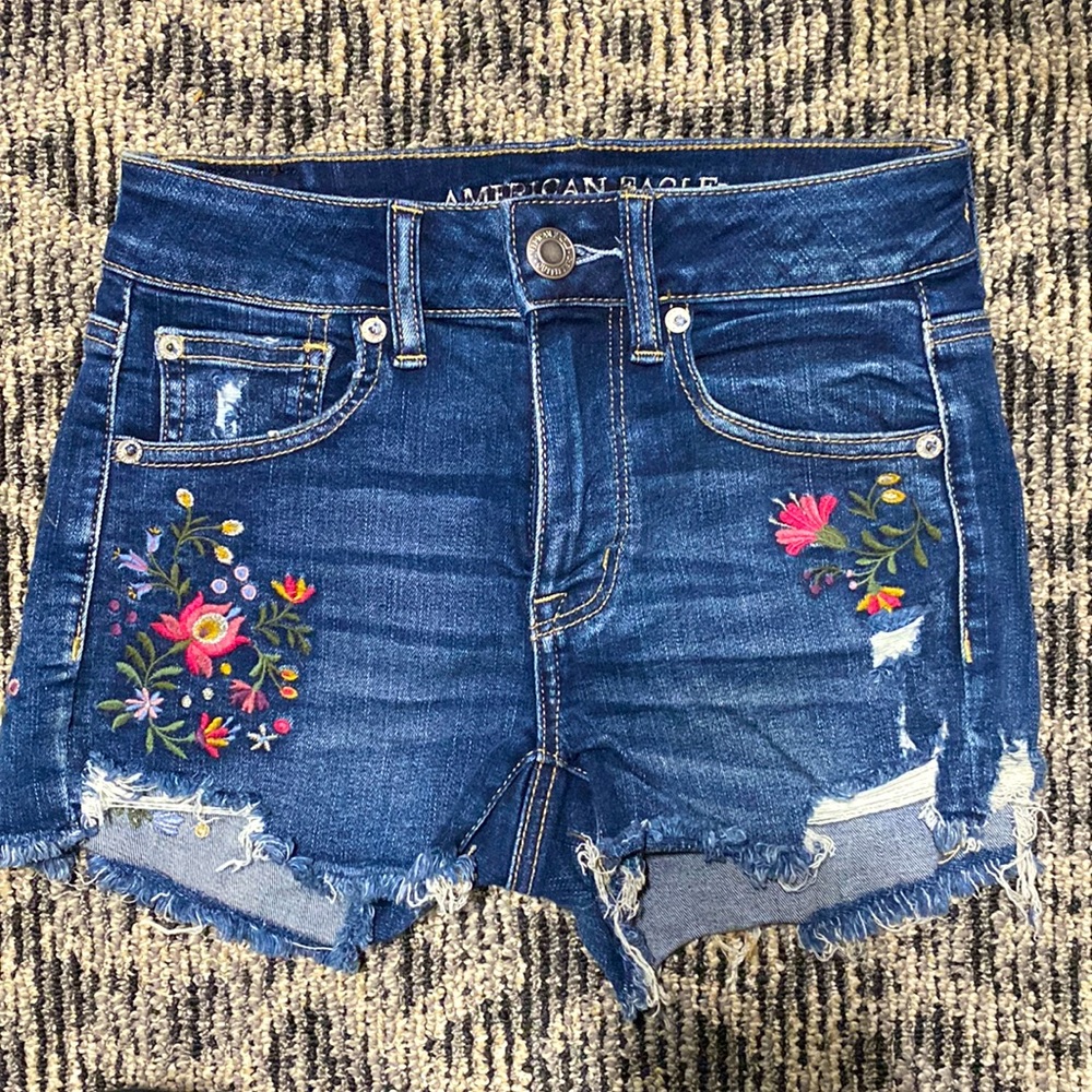 American Eagle Size 2 Printed Shorts